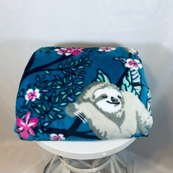 Vera Bradley Bedding Vera Bradley Sloth Plush Throw Blanket Hanging